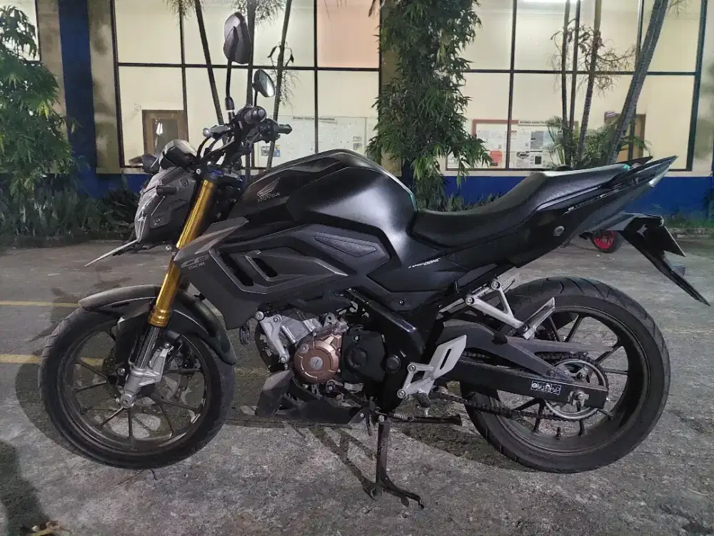 All New CB150R ARMORED MATTE GREY