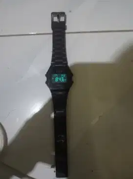 Mau jual jam tangan merek EIGER masih mulus barang nya..
