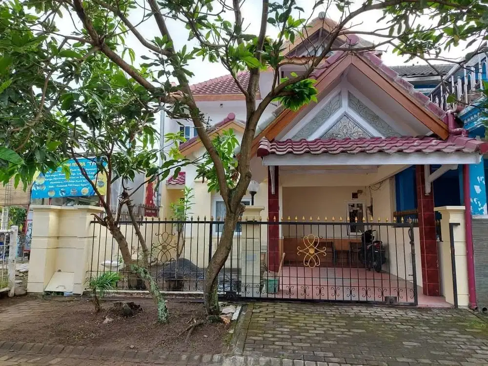 Rumah strategis di araya malang kota butuh segera laku