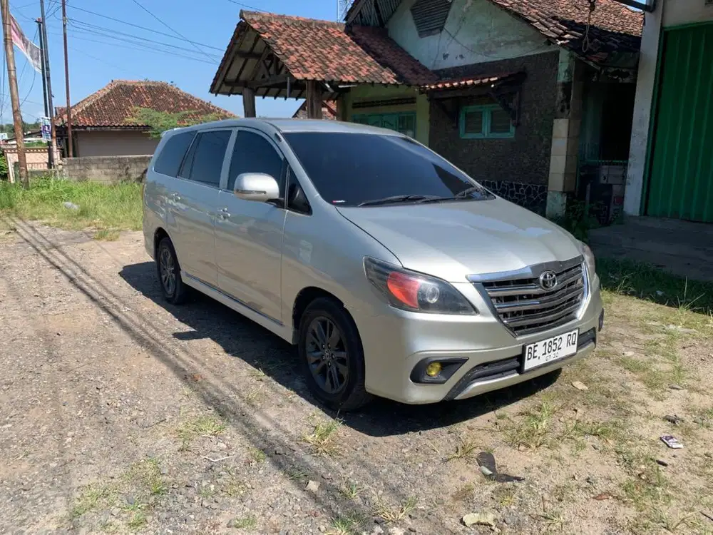 Di jual kijang innova solar