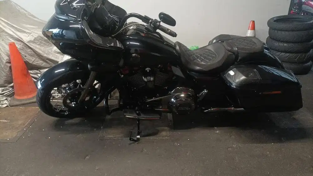 Road-Glide CVO Full Paper Nik 2022
