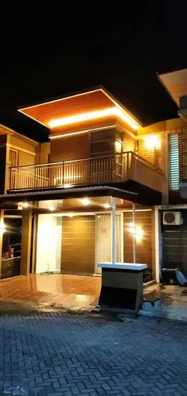 Rumah 1M-an Bagus 2 Lantai Minimalis Furnished Royal Park Residence
