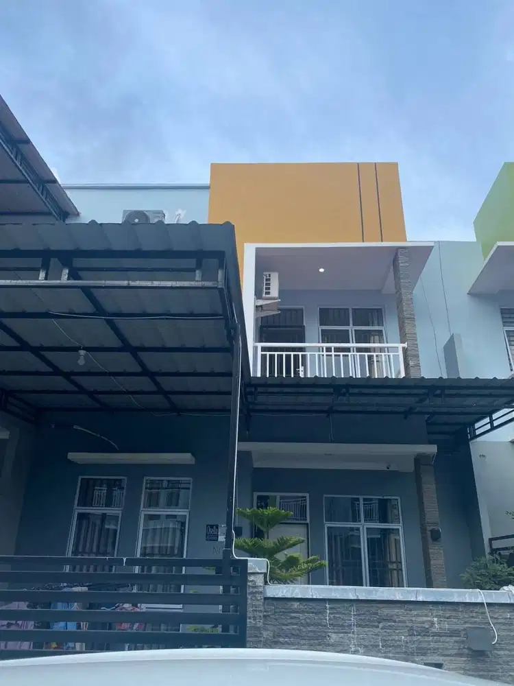 Dijual Murah Rumah Cantik full Renovasi 2 lantai di Osella Residence