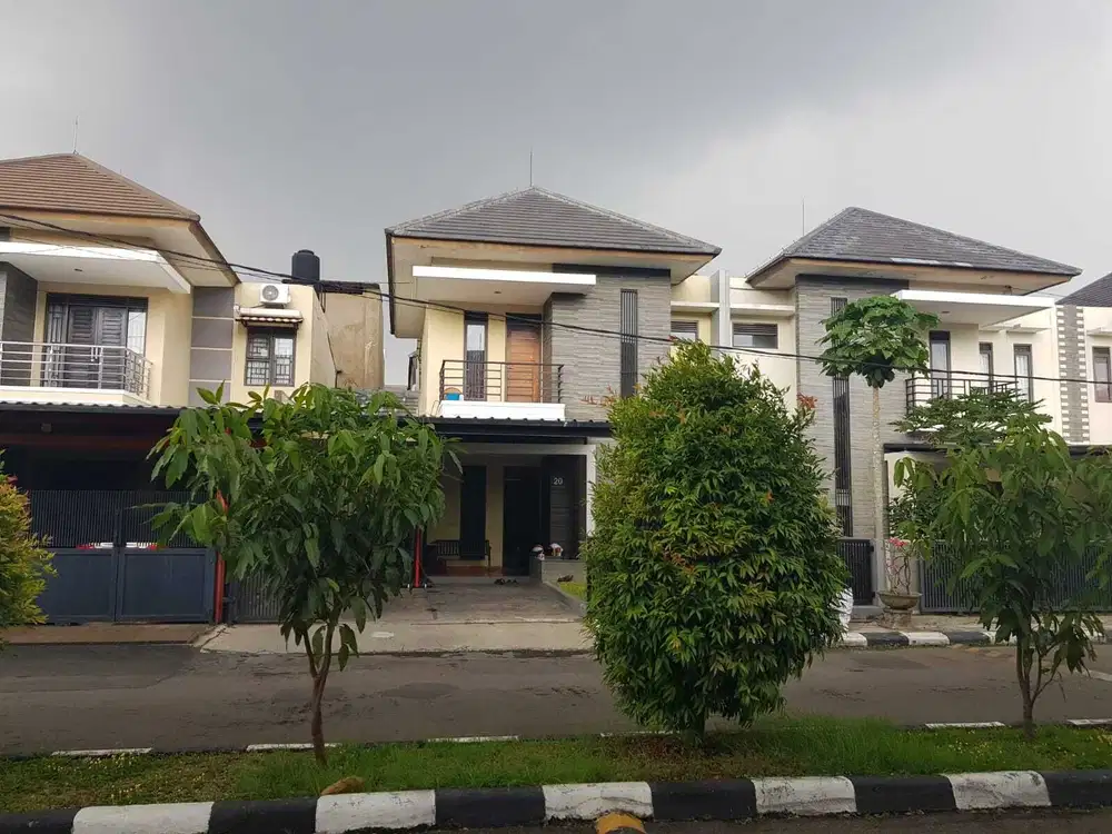 Rumah keren di Sharon Residence
