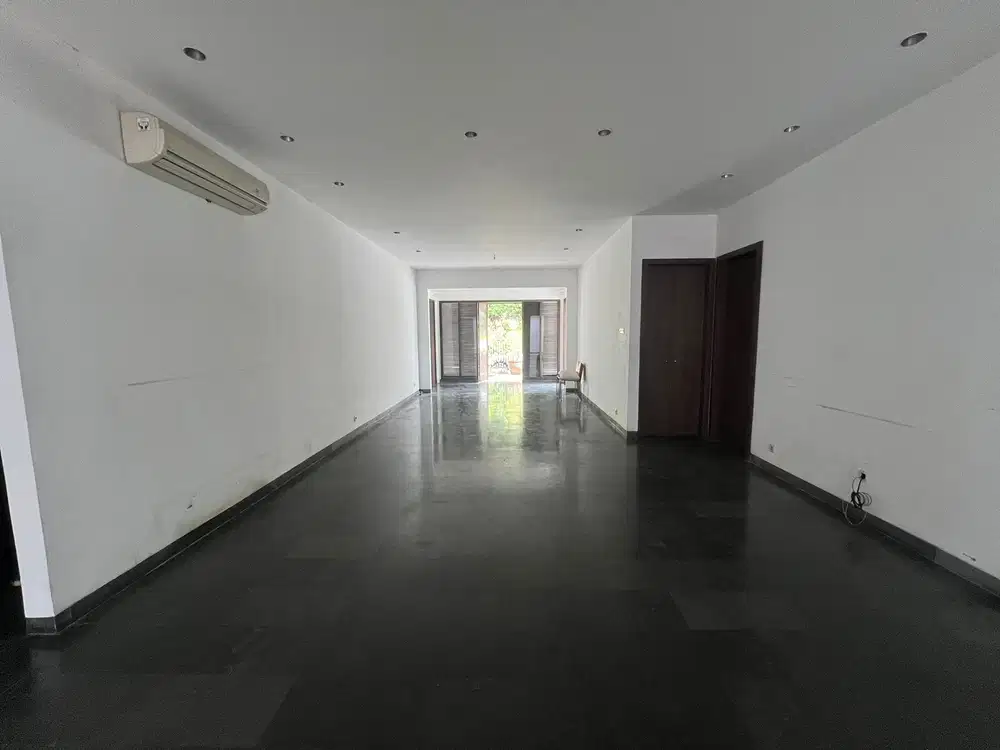Dijual rumah di Vila Cinere Mas, Selatan Jakarta, Siap huni, sejuk bebas banjir