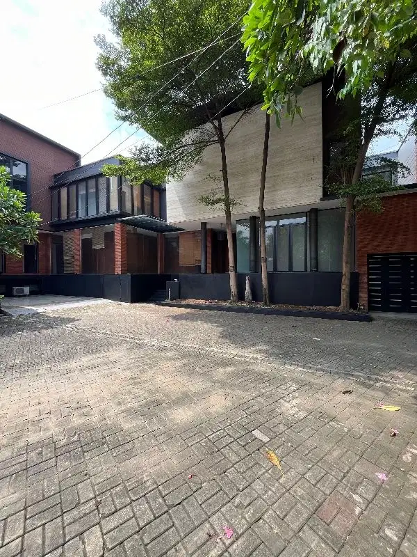 Dijual rumah artis harga ekonomis at Kebon Jeruk Jakarta Barat
