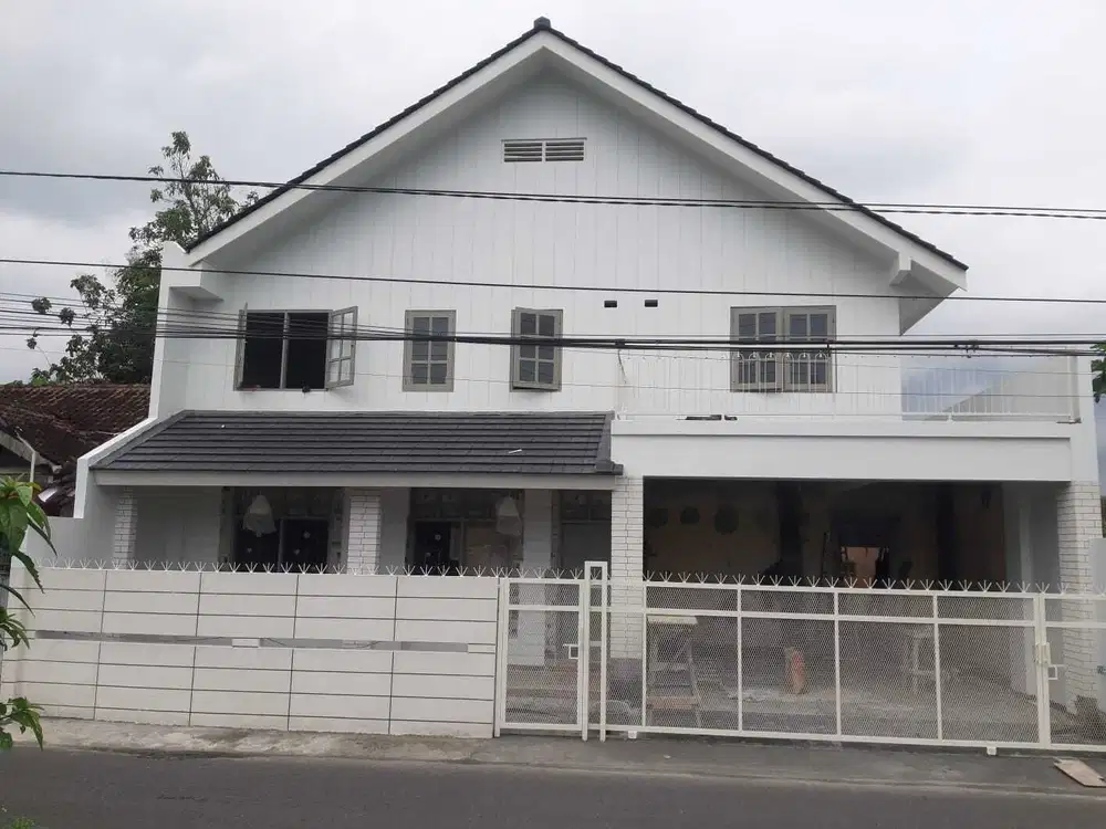 Rumah dijual dekat Kantor BKN jl Magelang, desain Scandinavian