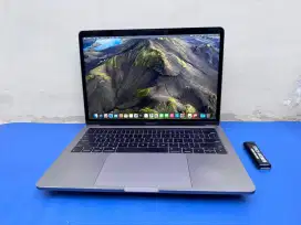 MacBook Pro 2019 i5 ram 16/256