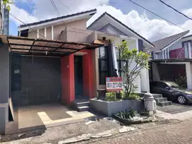 Rumah Type Downslope Komplek Sariwangi Row Jalan Besar Siap Huni