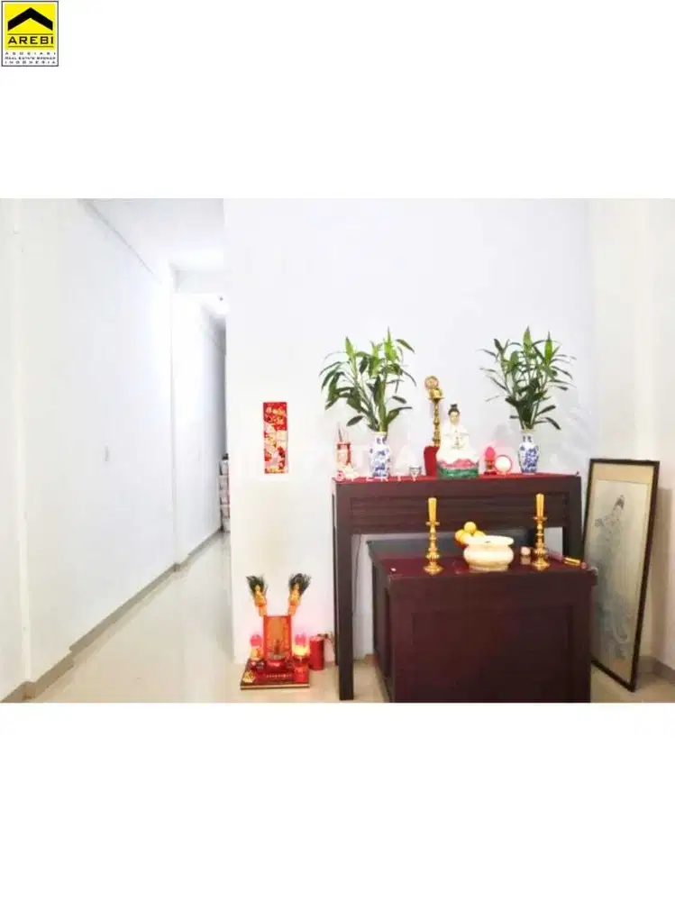 DIJUAL RUMAH STRATEGIS DI JALAN ADAM MALIK