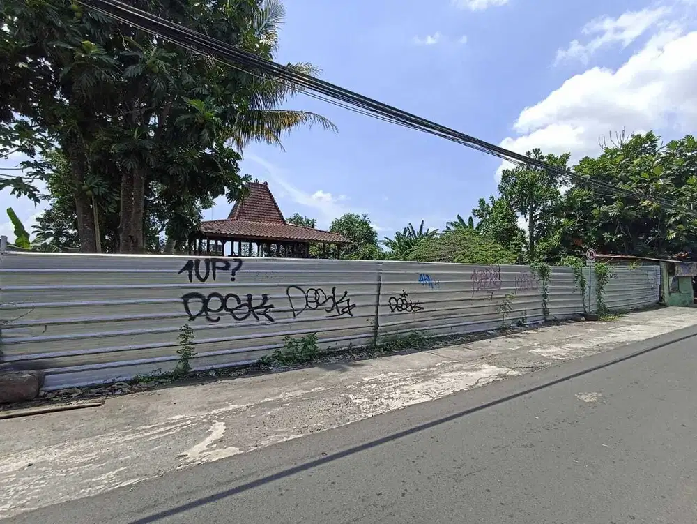 DIJUAL Tanah pekarangan Lokasi strategis di Kledokan, selatan