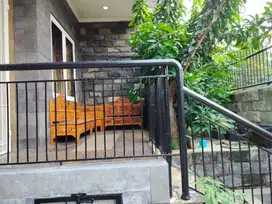 rumah 3 lantai dekat jalur lrt siap huni dan.renovated