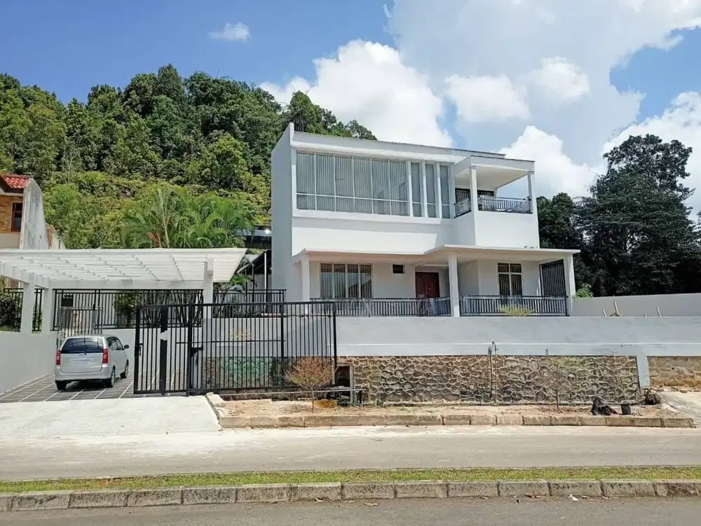 Dijual Cepat Rumah Elite 2 lantai di bukit indah sukajadi
