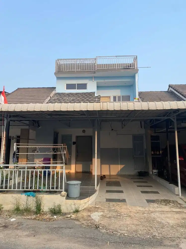 Dijual Rumah 2,5 Lantai full Renovasi di Beverlu Green