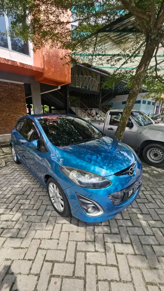 Mazda 2 RZ 2012