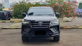 Toyota Fortuner VRZ GR Sport Kicksensor 2.8 AT Hitam NIK 2024 KM20rb