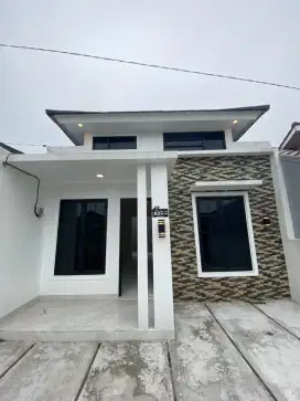 Rumah 1 lantai mewah pinggir jalan