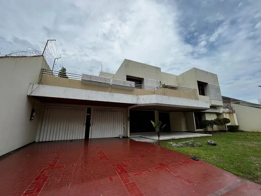 Rumah Mewah Kertajaya Indah Timur dekat Dharmahusada Manyar Merr