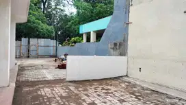 Rumah di dekat IDjen Boulevard di area komersial Malang