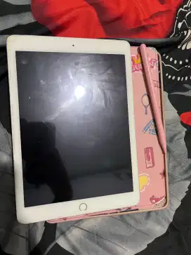 iPad air 2 wifi only

16GB
Kamera d/b jernih
Volume on ngebass
Mulus