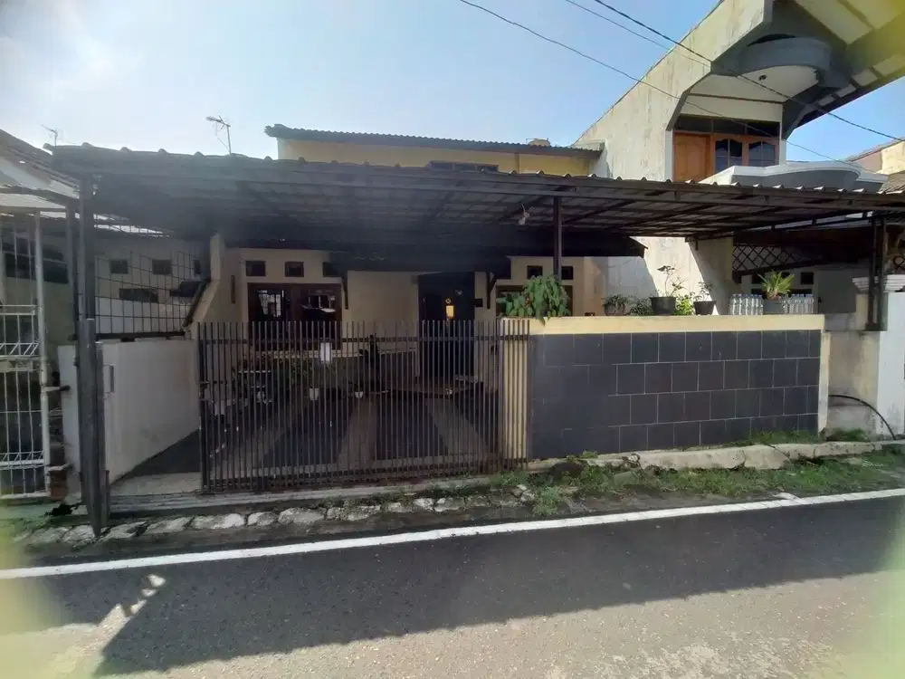 Dijual Rumah Terawat  Siap Huni pratista Antapani Bandung SHM 1,1 M