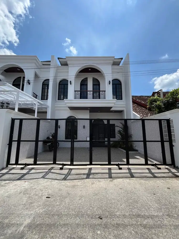BARU CLASSIC MODERN dkt Kampus UNRIYO TAJEM Siap Huni Luas Tanah 130m2