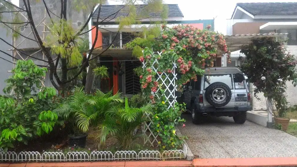 Dijual rumah di Citra Grand