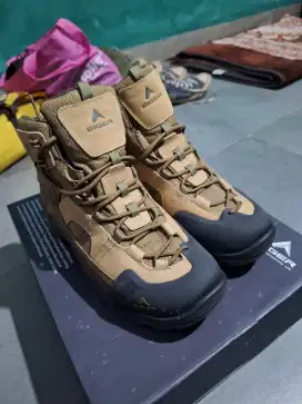 Sepatu Eiger Pollock Vibram Laki
