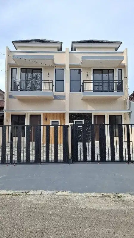 JUAL Rumah Baru Siap Huni 2 lantai Citra Raya Luas Tanah 100