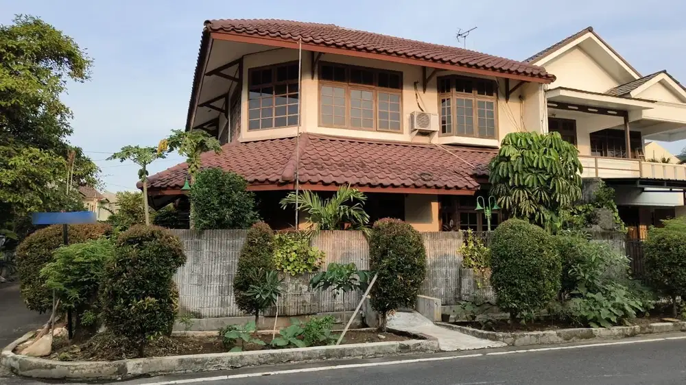 RUMAH 4 KAMAR DI PULOMAS BARAT