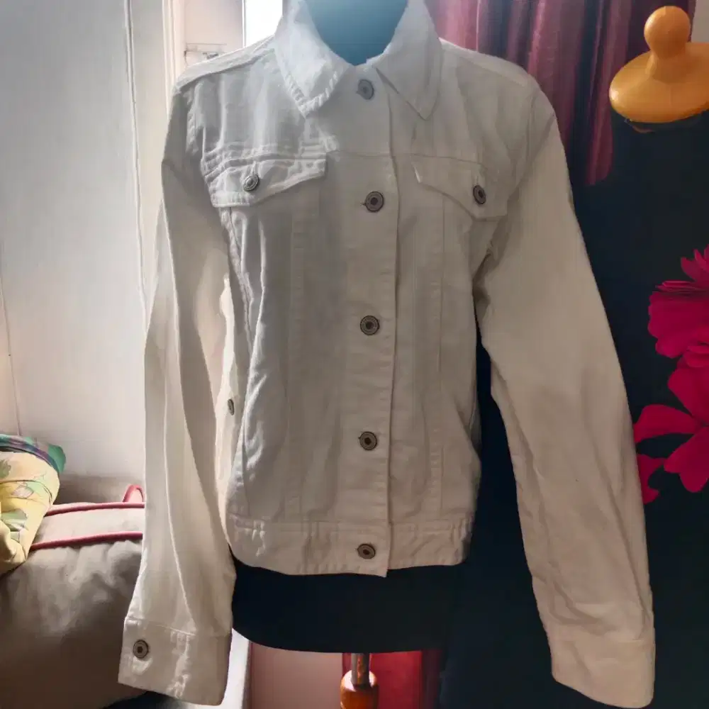 Jaket Jeans Putih
