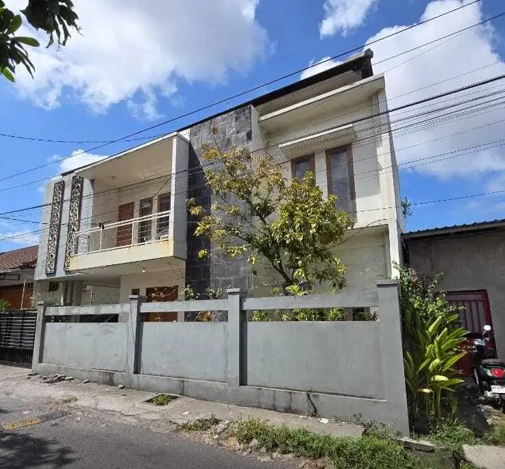 Dijual rumah villa di seminyak