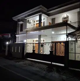 DIJUAL rumah mewah di Kadirojo dekat sambi Sari soto batok