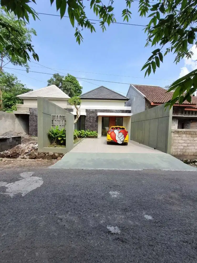 Rumah Dengan Tanah Luas Timur UII Jakal