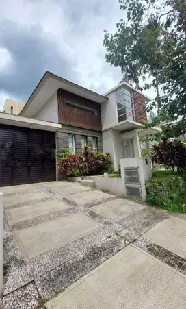 rumah mewah bonus furniture di riverside hotel harris depan jalan tol