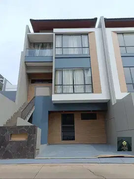 Rumah Baru Ready Kawasan Elit Setraduta Kota Bandung dk Tol Pasteur