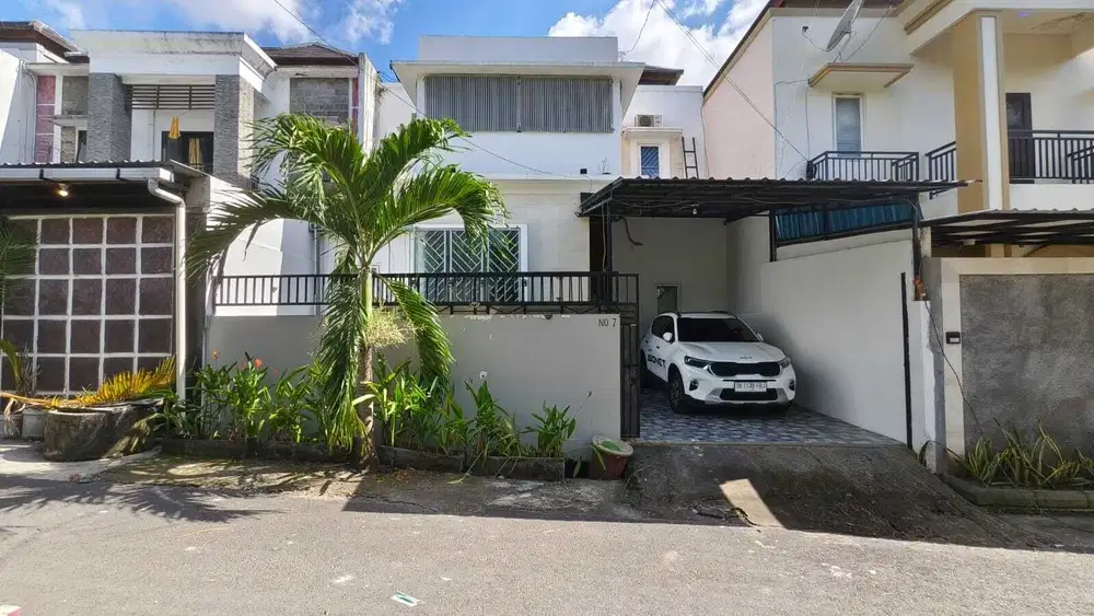 dijual rumah lantai 2 fully furnished lokasi muding kerobokan