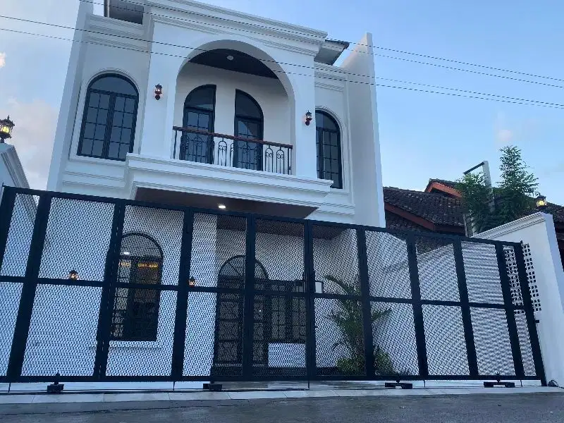 jual' rumah mewah 2 lantai kontemporer timur maguwo harjo
