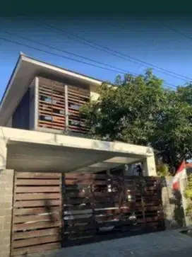 Di jual Rumah mewah Dharmahusada furnish Surabaya