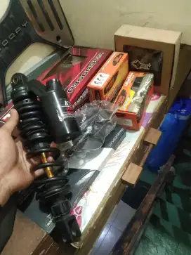 Shock Scoopy KTC UK 310mm
