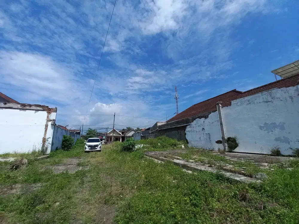 Tanah Murah poros jalan di Gadang