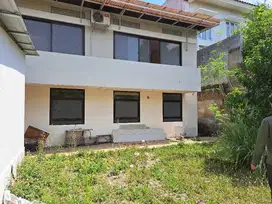 Di Jual Rumah Hitung Tanah di Kota Baru Parahyangan Bandung