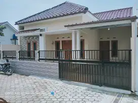 Rumah siap huni cluster Trihanggo jl. Kabupaten