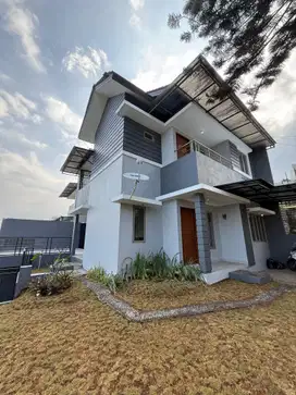JUAL MURAH RUMAH DALAM CLUSTER 2,5 LANTAI SIAP HUNI VIEW KOTA BANDUNG