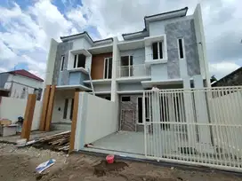 Rumah baru 2 lantai lokasi Bendul merisi Surabaya selatan