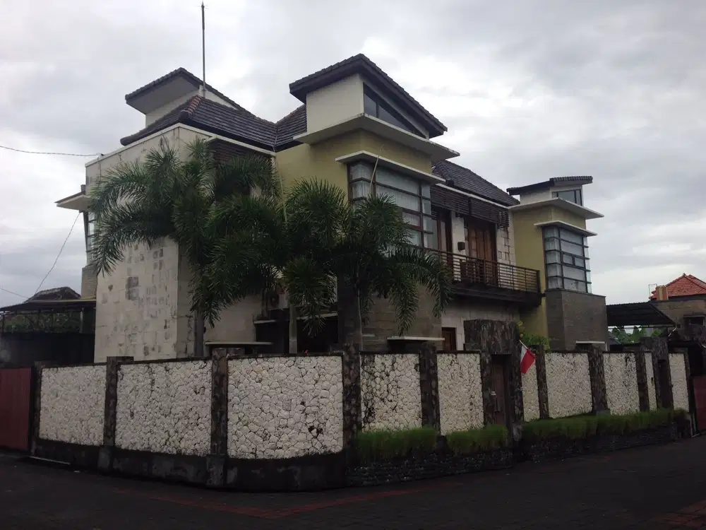 Dijual villa kerobokan