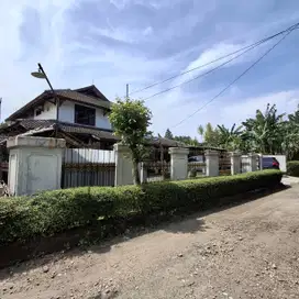 Dijual Rumah Luas Dekat Mal Cinere