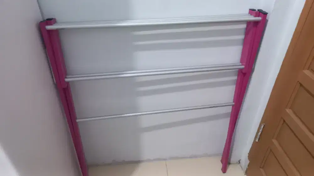 Jemuran handuk lipat