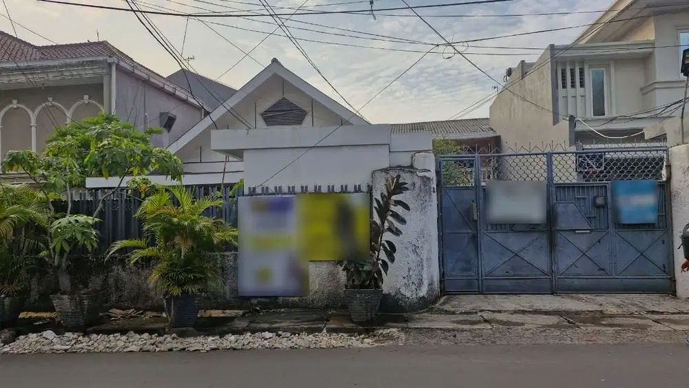 RUMAH HITUNG TANAH DI KARET PEDURENAN