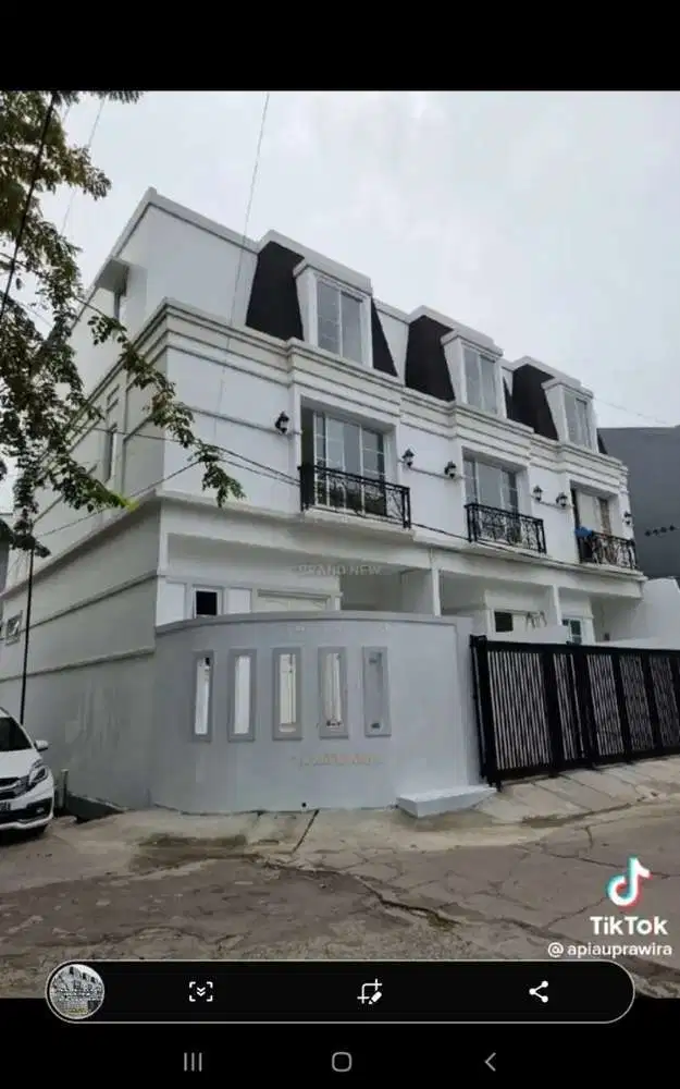 Rumah Baru, Rumah Hoek, Lokasi Bagus di Muara Karang, Jakarta Utara